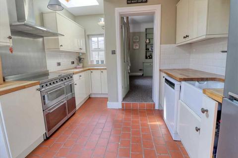 6 bedroom semi-detached house for sale, East Clacton CO15