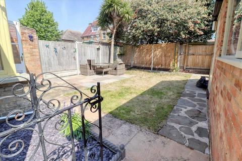 6 bedroom semi-detached house for sale, East Clacton CO15