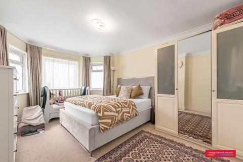 2 bedroom flat to rent, Nether Street, London, N12
