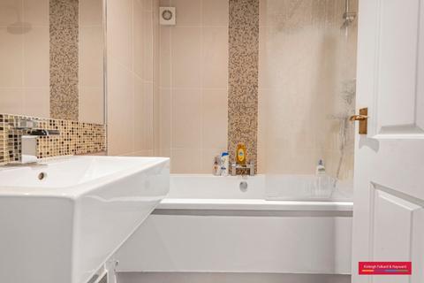 2 bedroom flat to rent, Nether Street, London, N12