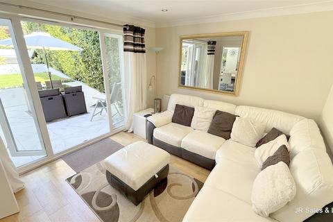 6 Lightswood Close, Cheshunt, Waltham Cross, EN7 6XZ