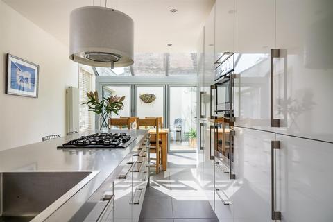 3 bedroom end of terrace house for sale, Scarcroft Road, South Bank. York, YO23 1NE