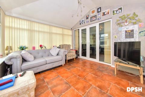 115 Middleton Road, Morley, Leeds, LS27 8DQ