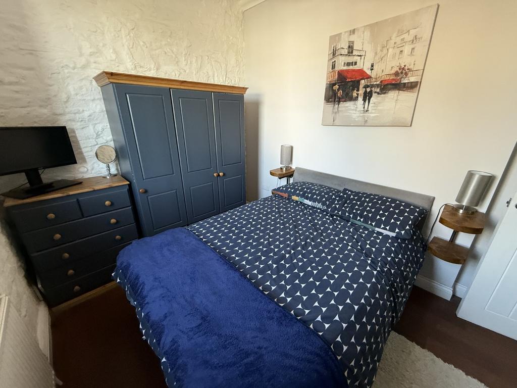 Front Double Bedroom 1