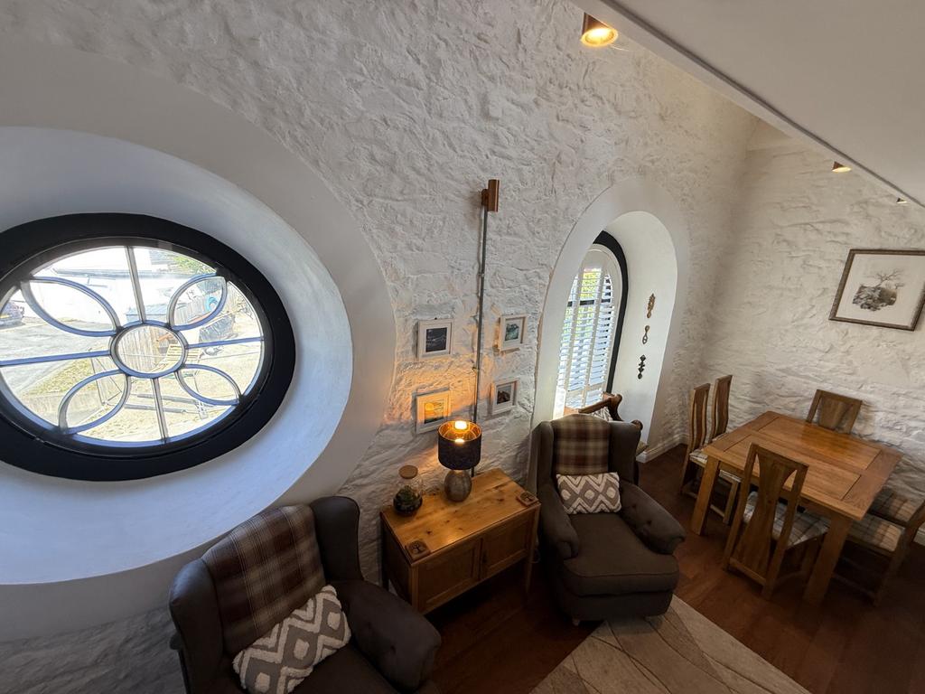 Sitting Room/ Dining Room
