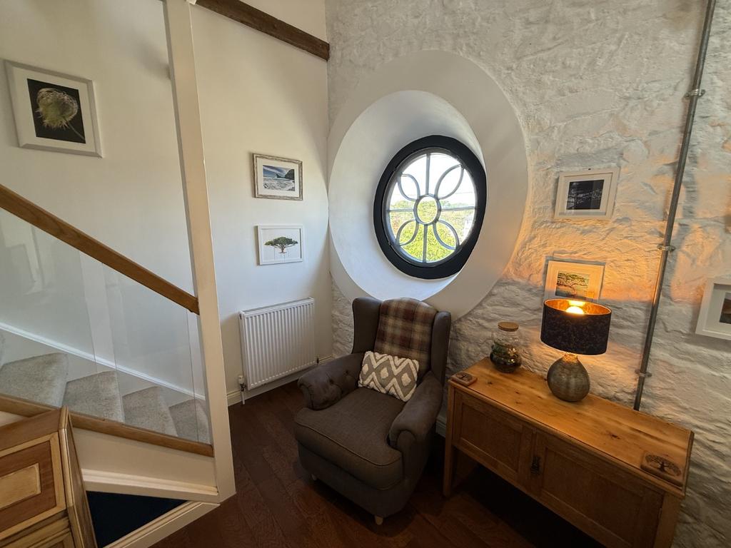 Sitting Room/ Dining Room