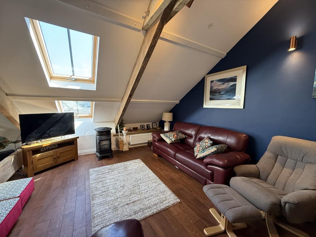 Feature Galleried Lounge