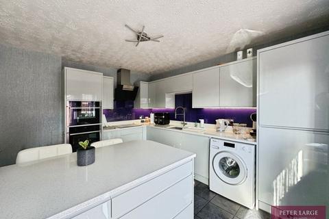 15 Dulas Avenue, Kinmel Bay, Rhyl, LL18 5LB