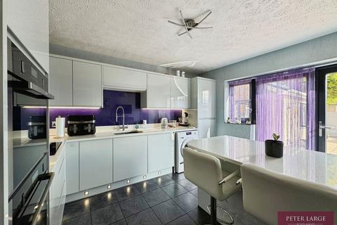 15 Dulas Avenue, Kinmel Bay, Rhyl, LL18 5LB