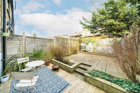 257 Derinton Road, London, SW17 8JD