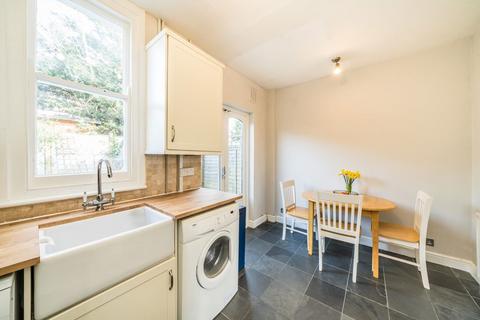257 Derinton Road, London, SW17 8JD