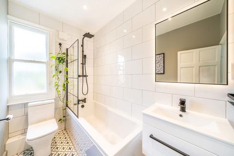 257 Derinton Road, London, SW17 8JD