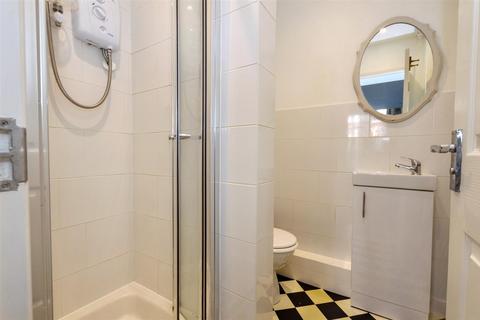 Studio to rent, Enys Road, Upperton