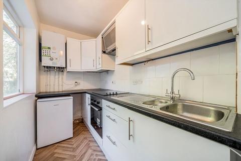 2 bedroom flat for sale, Colvestone Crescent, London E8