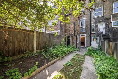 2 bedroom flat for sale, Colvestone Crescent, London E8