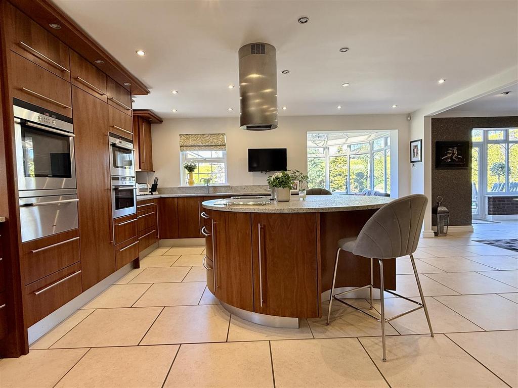 Dining kitchen