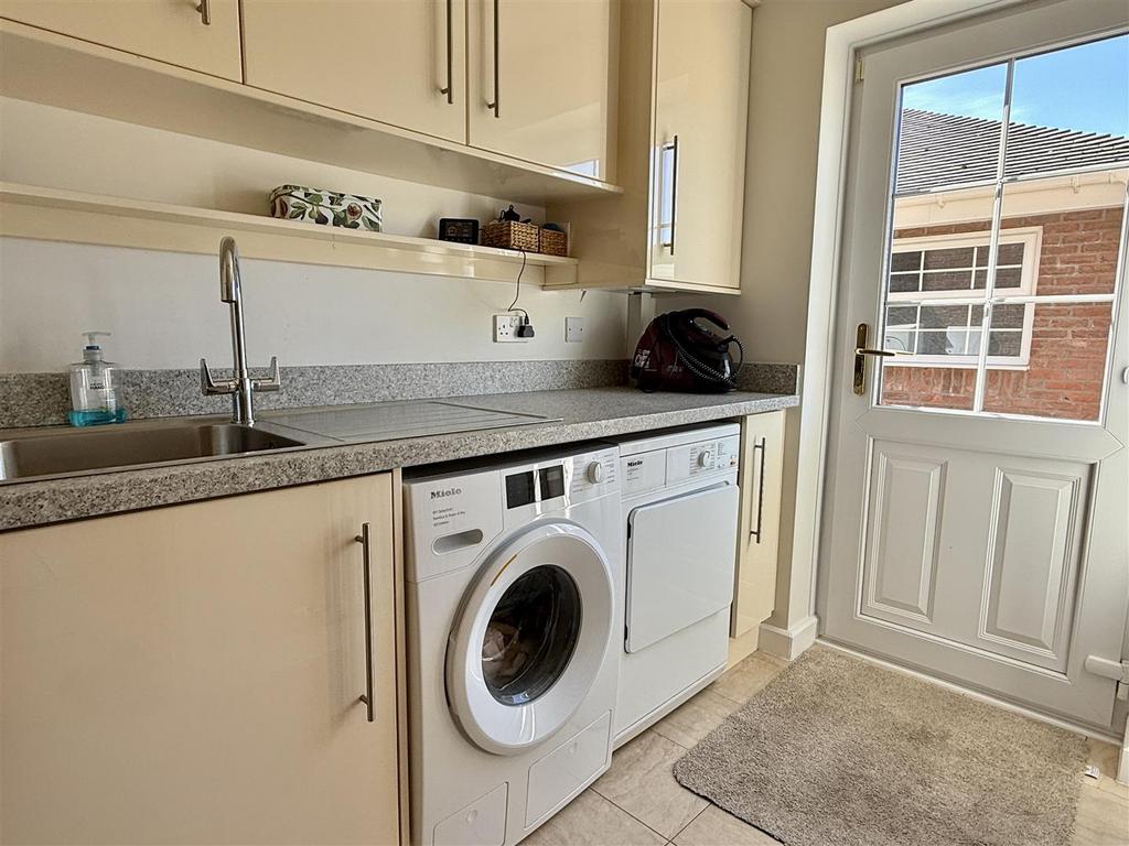 Utility porch