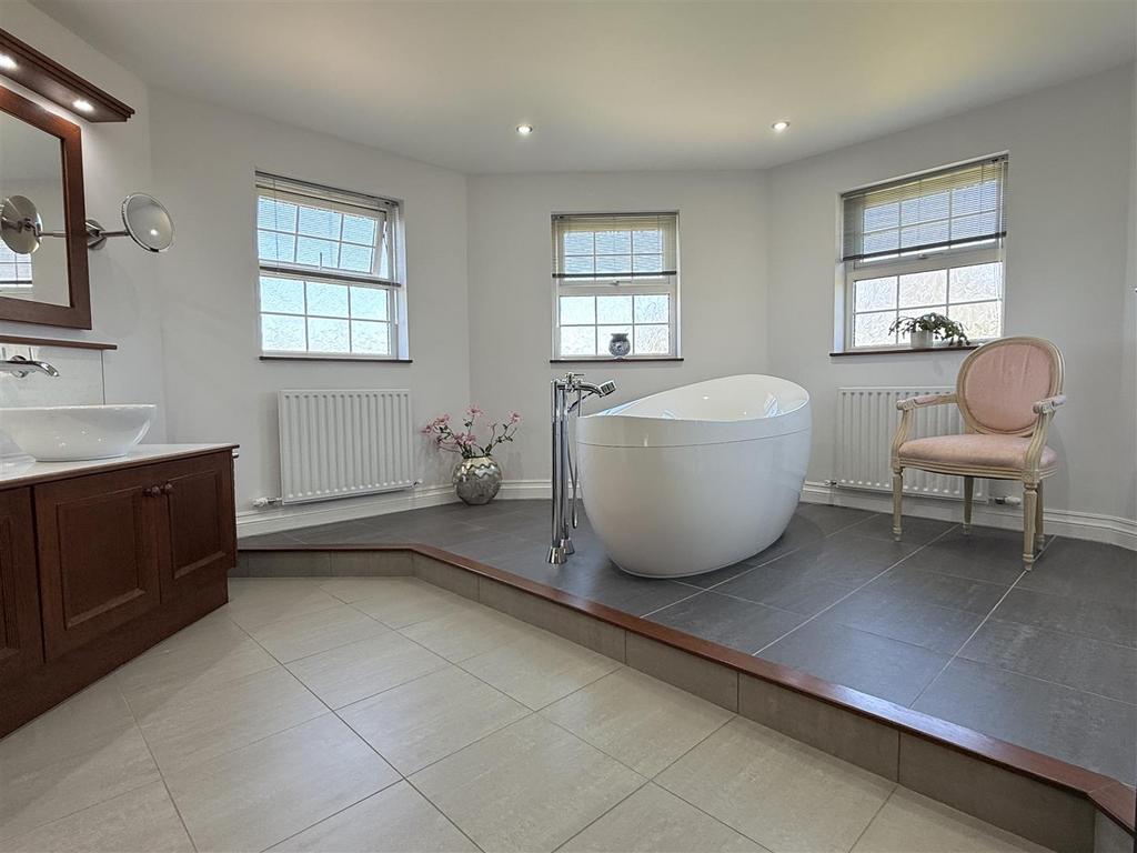En suite bathroom