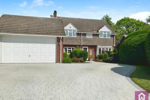 4 bedroom detached house for sale, Home Park, Mollington, Chester, Cheshire, CH1