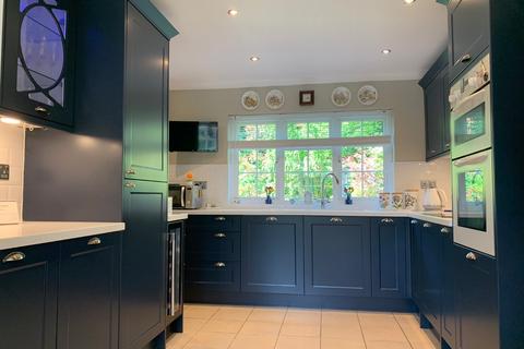 4 bedroom detached house for sale, Home Park, Mollington, Chester, Cheshire, CH1