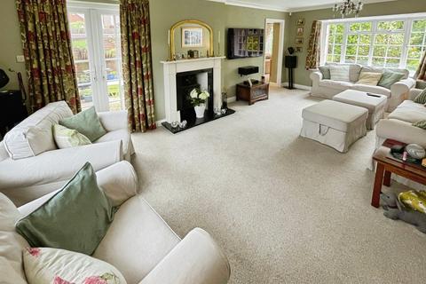 4 bedroom detached house for sale, Home Park, Mollington, Chester, Cheshire, CH1