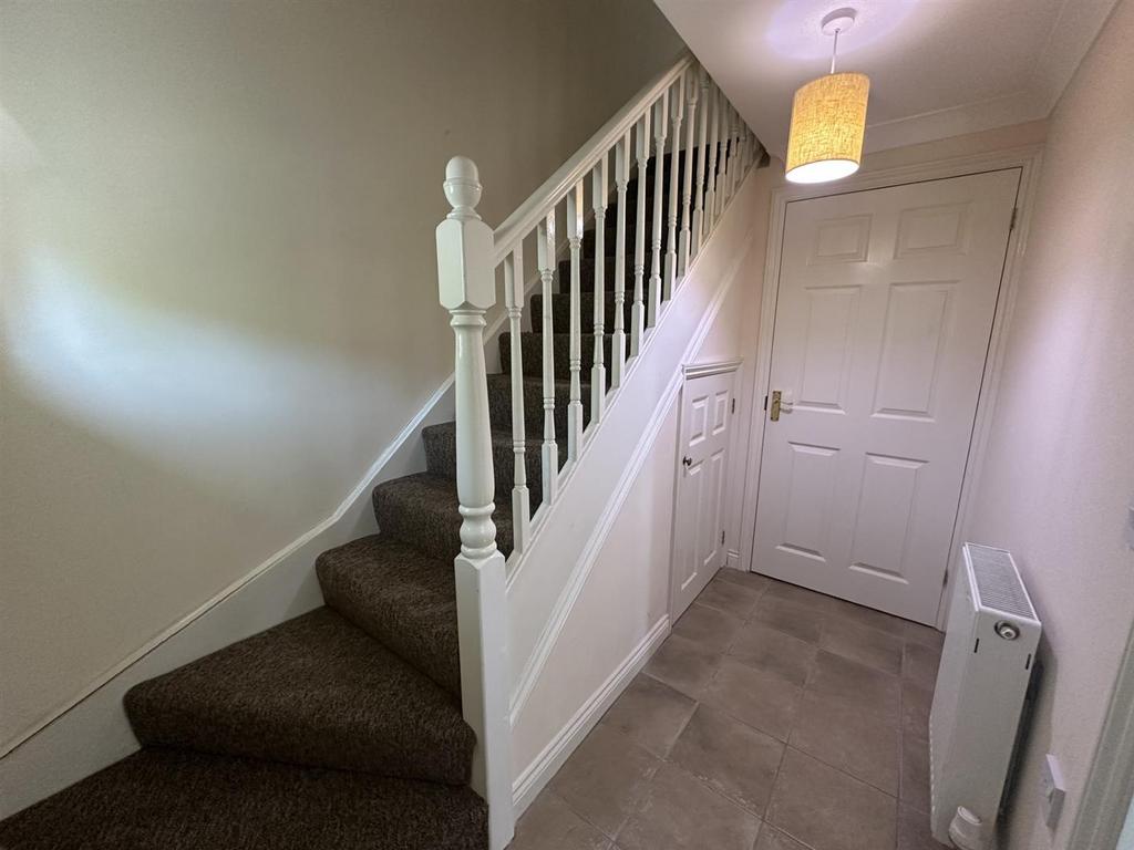 Entrance hall.jpg