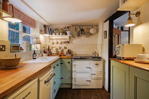 4 Back Lane, Great Bedwyn, Marlborough, SN8 3NX