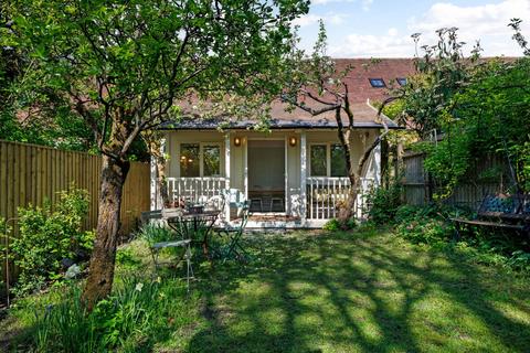 4 Back Lane, Great Bedwyn, Marlborough, SN8 3NX
