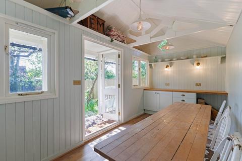 4 Back Lane, Great Bedwyn, Marlborough, SN8 3NX