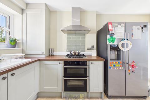 21 Basildon Drive, Basildon, SS15 5QN