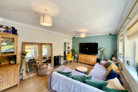 1 Avalon, Lilliput, Poole, BH14 8HT