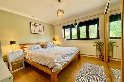 1 Avalon, Lilliput, Poole, BH14 8HT