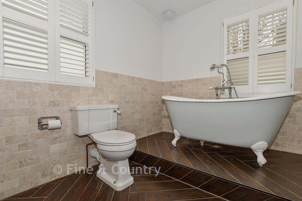 En-Suite Bathroom