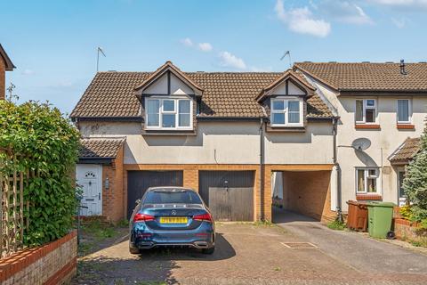 27 Churchfields, Bishops Cleeve, Cheltenham, GL52 8LL
