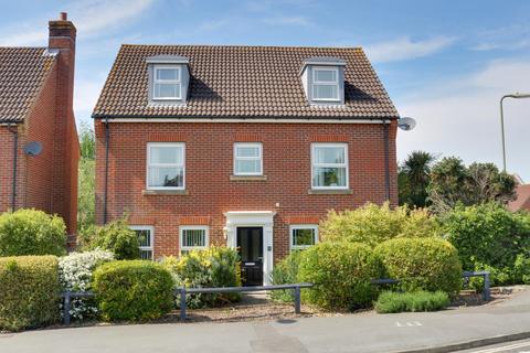 6 bedroom detached house for sale, North Baddesley, Southampton