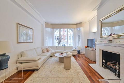 Basil Street, Knightsbridge, London, SW3