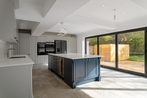 5 bedroom detached house for sale, Rugby Road, Lutterworth, Leicestershire LE17 4HN