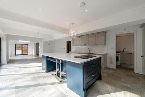 5 bedroom detached house for sale, Rugby Road, Lutterworth, Leicestershire LE17 4HN