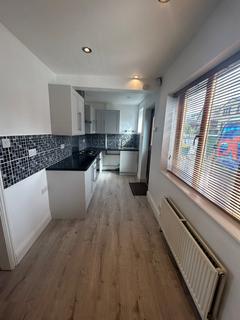 3 bedroom terraced house to rent, Hunsworth Lane, Hunsworth, Cleckheaton, BD19