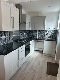 3 bedroom terraced house to rent, Hunsworth Lane, Hunsworth, Cleckheaton, BD19