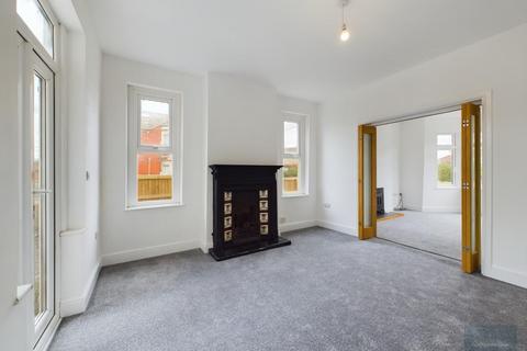 3 bedroom semi-detached house to rent, Frome Road, Trowbridge BA14