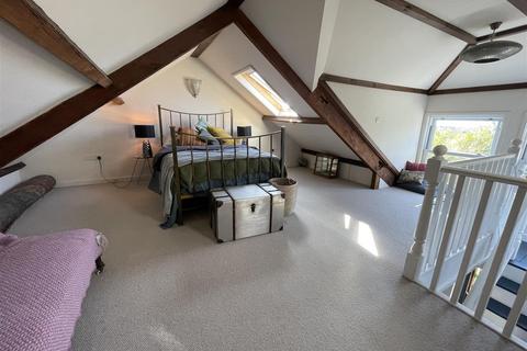 22 Ferry Road, Kidwelly, SA17 5BJ