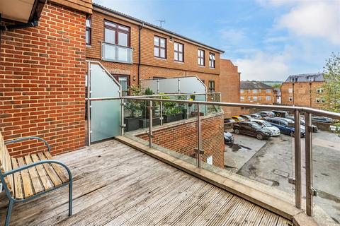 undefined, NORTH STREET, LEATHERHEAD,KT22