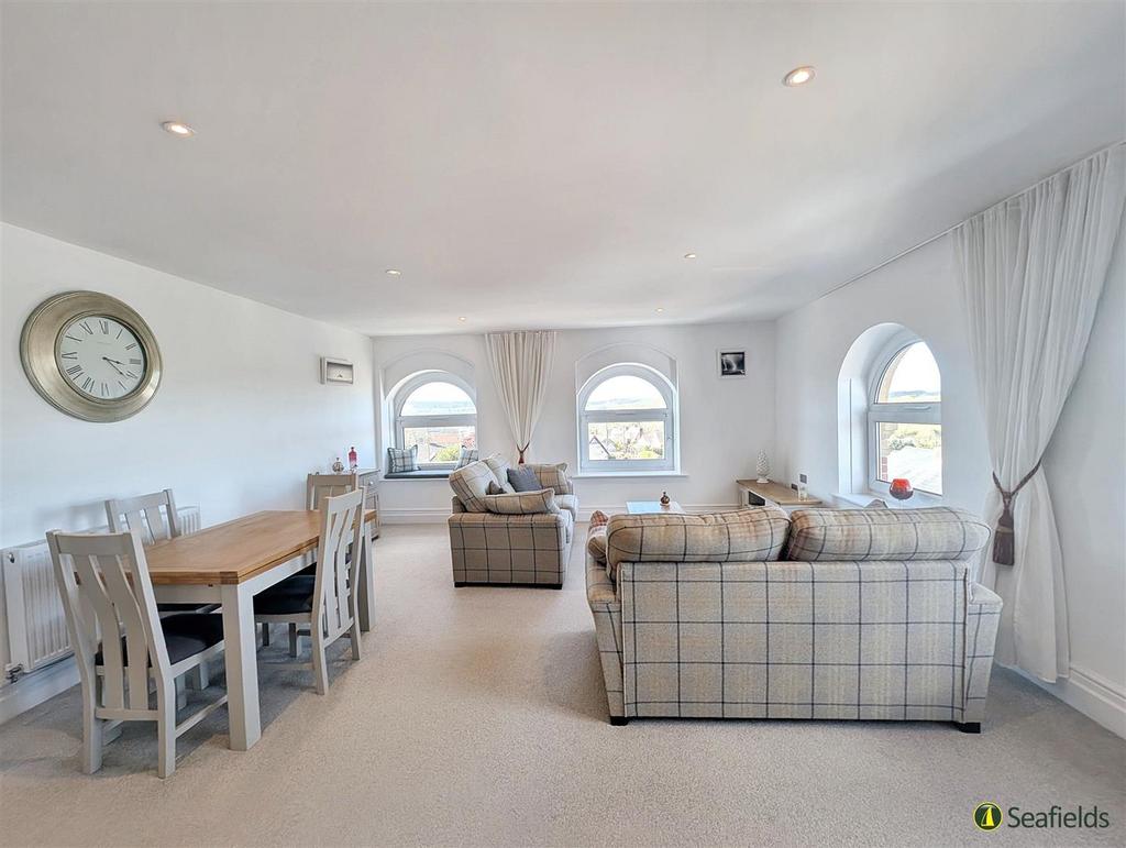 Sitting/Dining Room