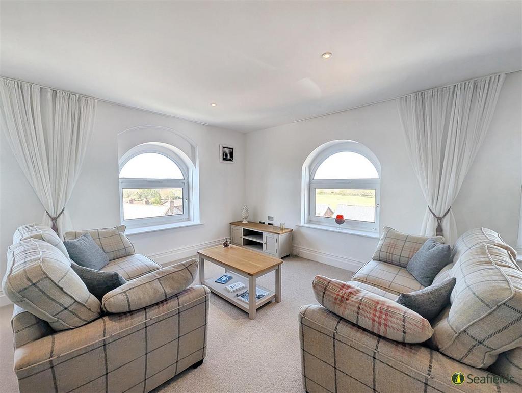 Sitting Room Area
