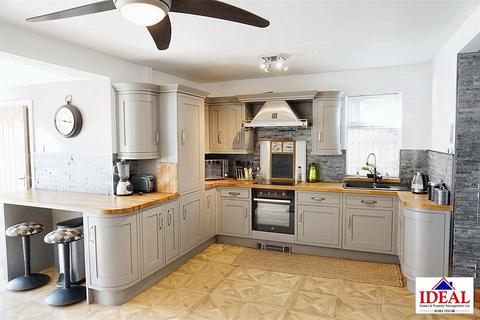 229 Skellow Road, Skellow, Doncaster, DN6 8JL
