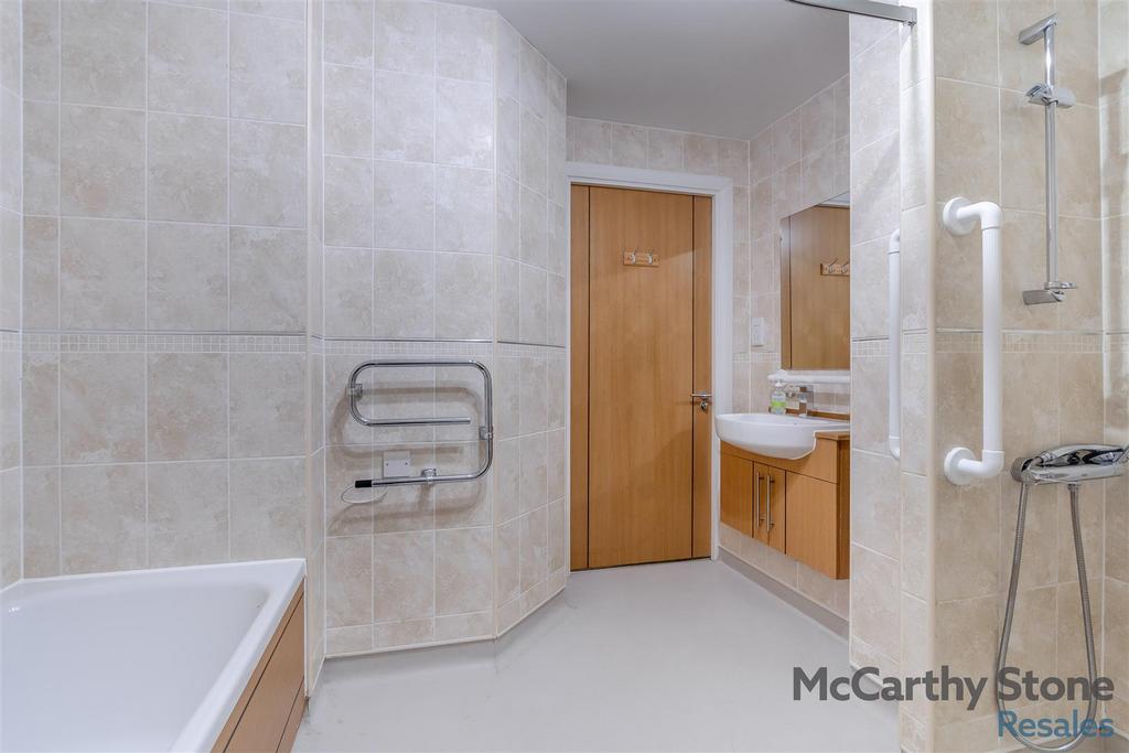 8676496-interior11.jpg