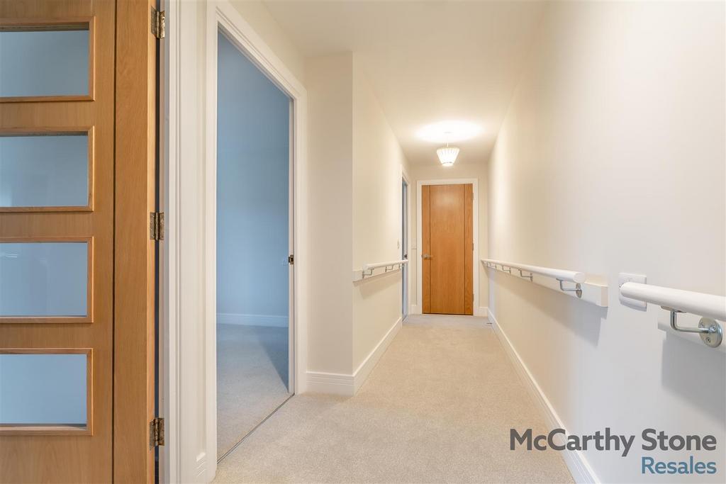 8676496-interior12.jpg