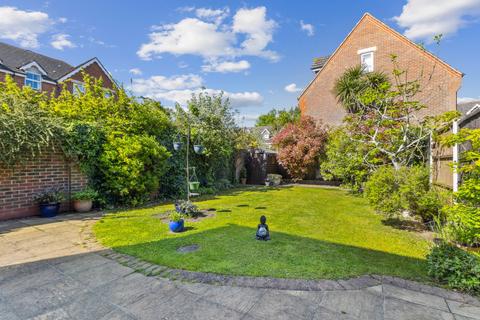 3 bedroom detached house for sale, Stirling Avenue, Pinner HA5