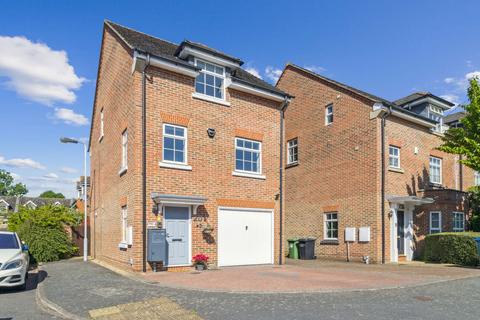 3 bedroom detached house for sale, Stirling Avenue, Pinner HA5